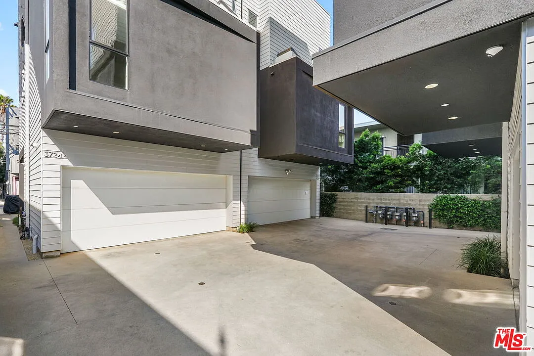 3 bed, 4.0 bath, 2180 sqft, $6,500 — Photo 4