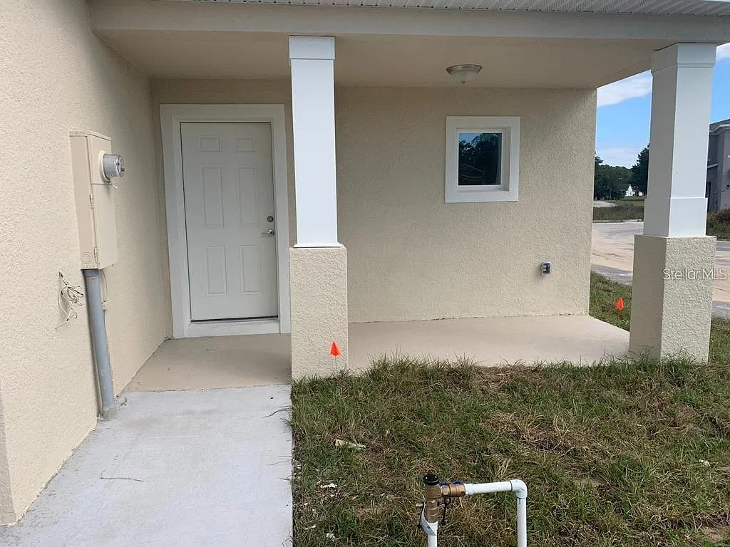 3 bed, 3.0 bath, 1595 sqft, $1,980 — Photo 2