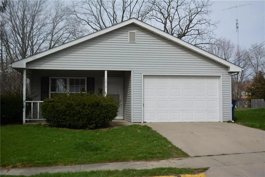 1010 S Crown St photo 1