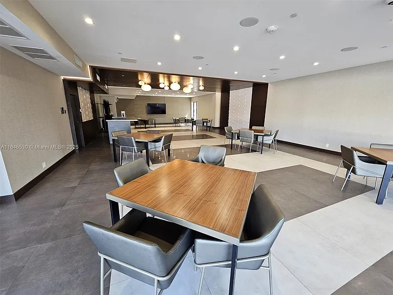20225 NE 34th Ct #818 — Photo 20