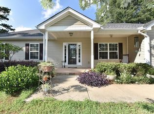 3396 Jean Marie Ln, Gainesville, GA 30506