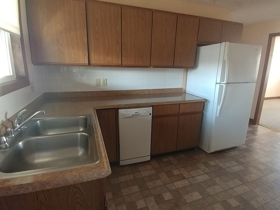 2nd image of 35 N Main St #3