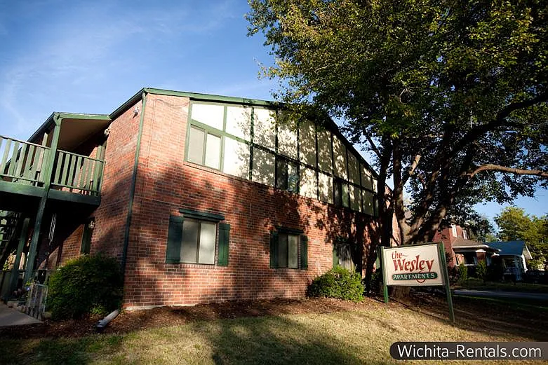 415 N Lorraine Ave - W206 — Photo 2