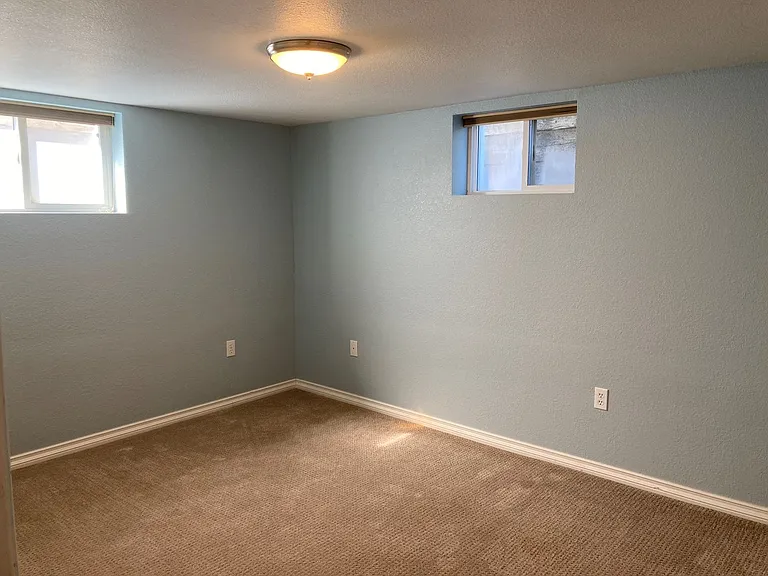700 S 46th Ave — Photo 33
