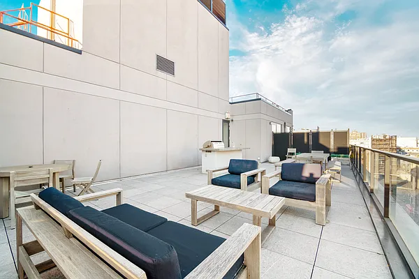 Rented by REAL New York | media 21