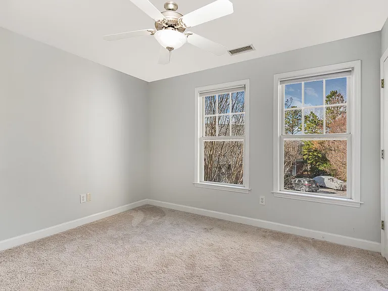 111 Ellington Oaks Ct — Photo 14