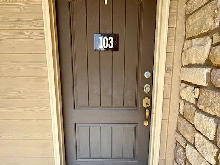 2410 S 2nd St #103 — Photo 11
