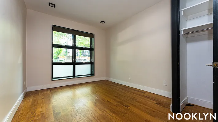 Rented by Nooklyn NYC LLC | media 17