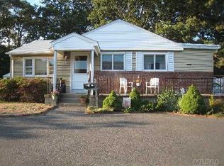 3905 Mill Rd, Seaford, NY 11783