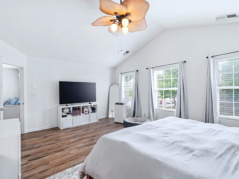 1002 Mearn Rd — Photo 25