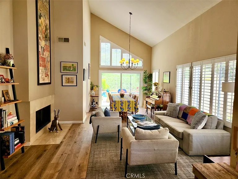 24718 Calle Serranona — Photo 4