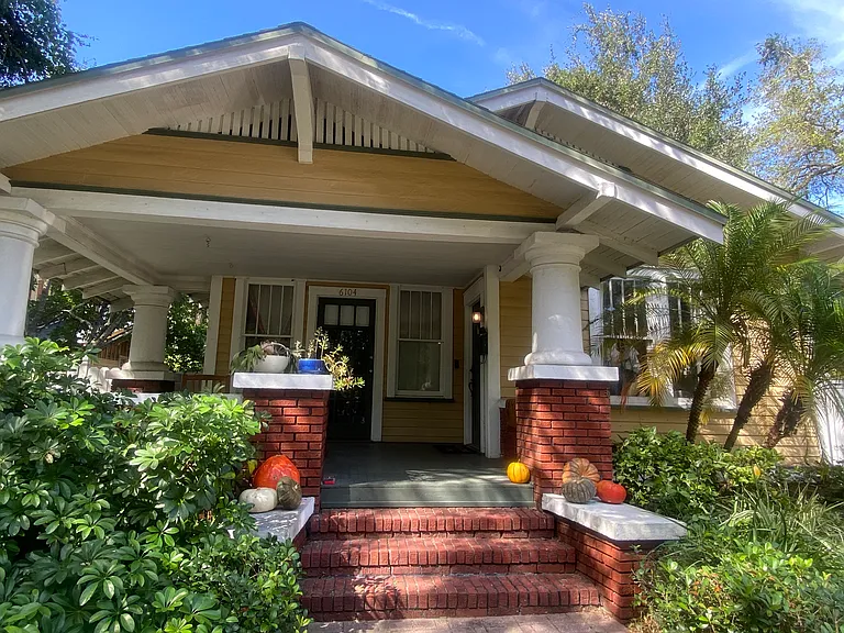 6104 N Suwanee Ave — Photo 2