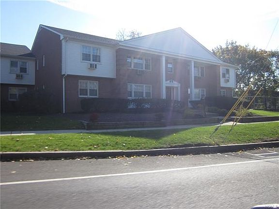 2nd image of 64 Roundtree Cir Unit 64