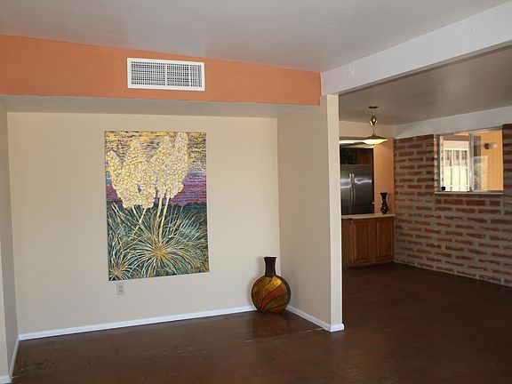 5th image of 2861 N Silver Spur Dr