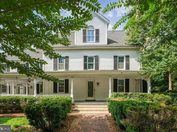 10101 Colvin Run Rd, Great Falls, VA 22066