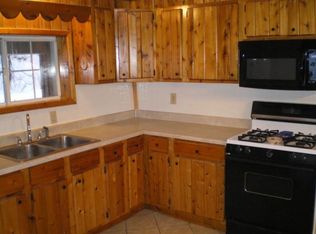 4 Mill St, Champlain, NY 12919