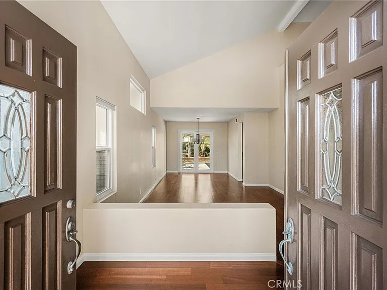 4867 Tremezzo Dr — Photo 4