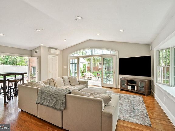 3rd image of 8513 Buckboard Dr