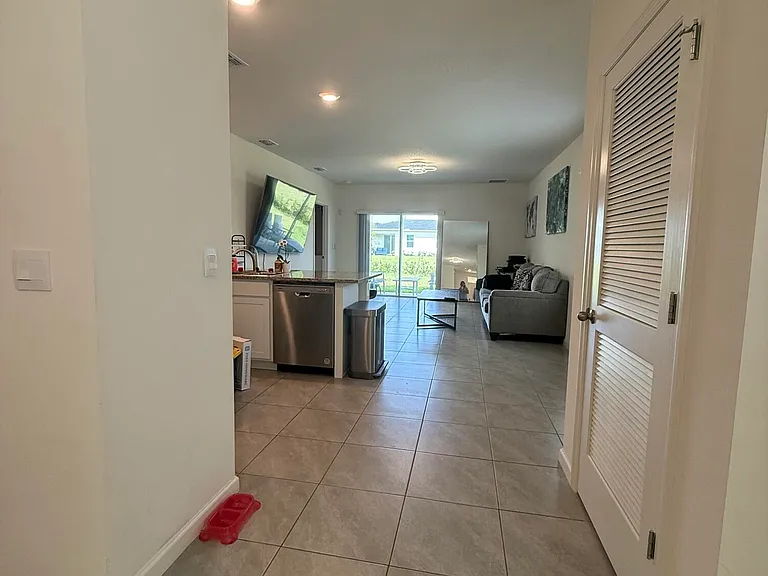 12251 SW Nettuno Way — Photo 5