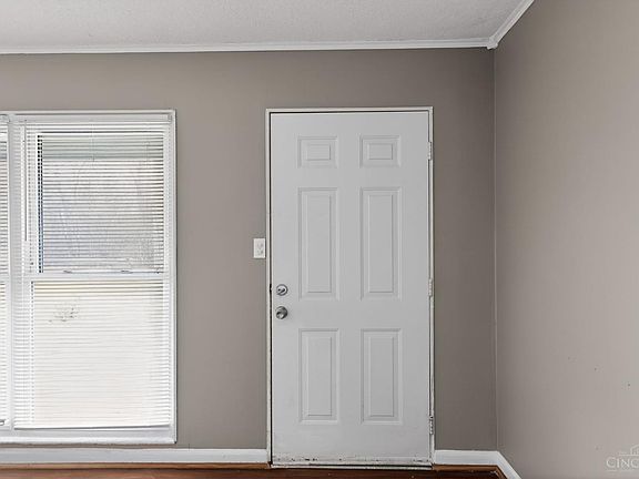 3rd image of 9636 Pippin Rd