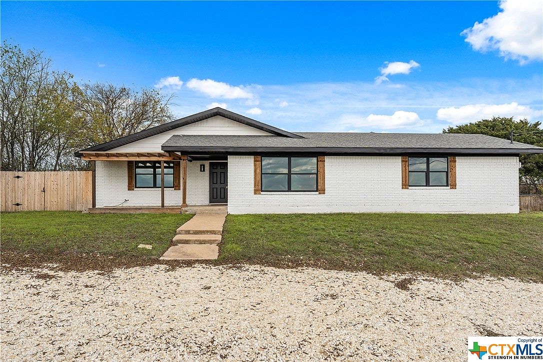 1025 w loop 121 belton tx