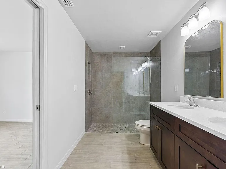 3429 SW 8th Ct — Photo 16