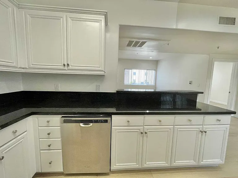 Fruitland Dr — Photo 14