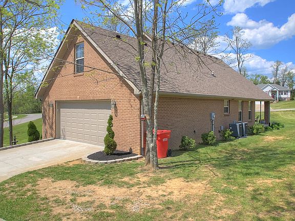 4th image of 329 Lewis Dr