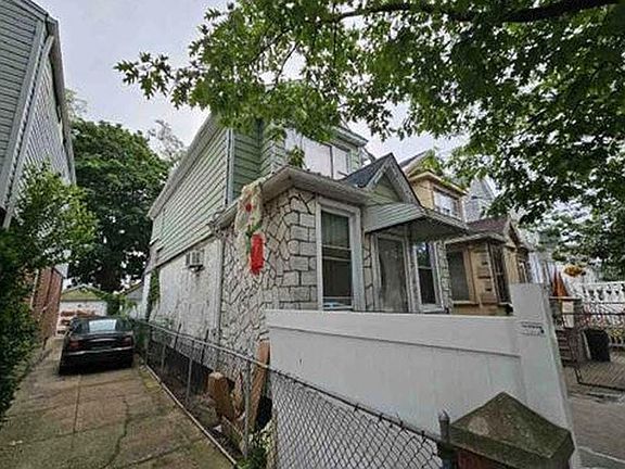 5th image of 11619 125th St