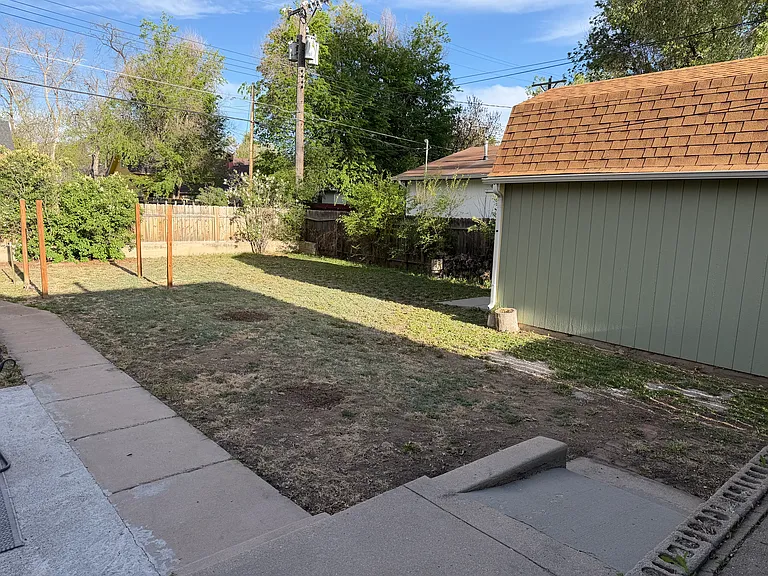 227 N Institute St — Photo 5