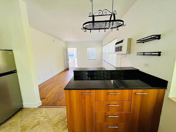 5th image of 7942 Abbott Ave