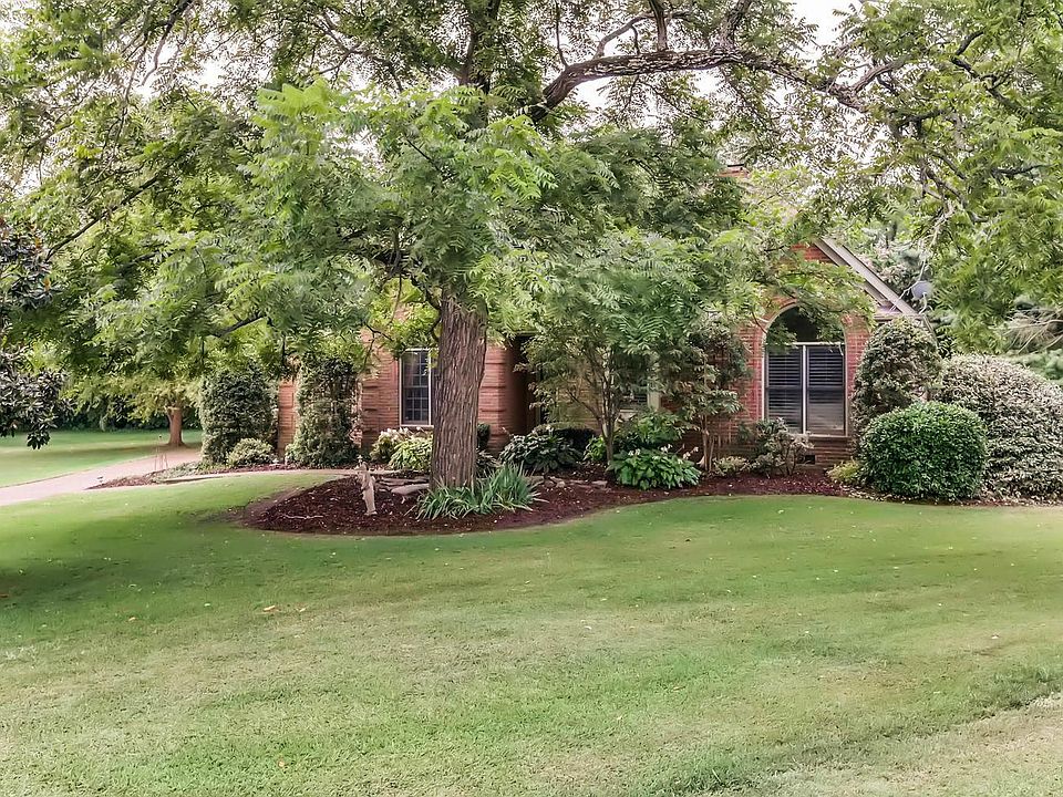 1st image of 123 Medford Pl Lot 10