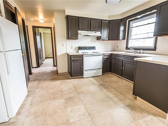 4th image of 335 Sundridge Dr #U