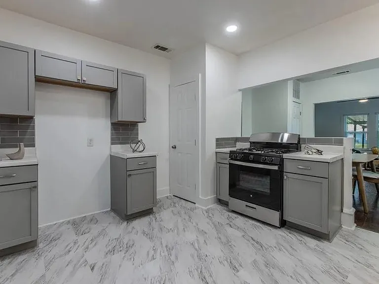 2329 Connor Ave — Photo 20