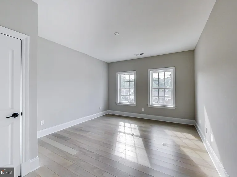 3104 Sleepy Hollow Rd — Photo 40