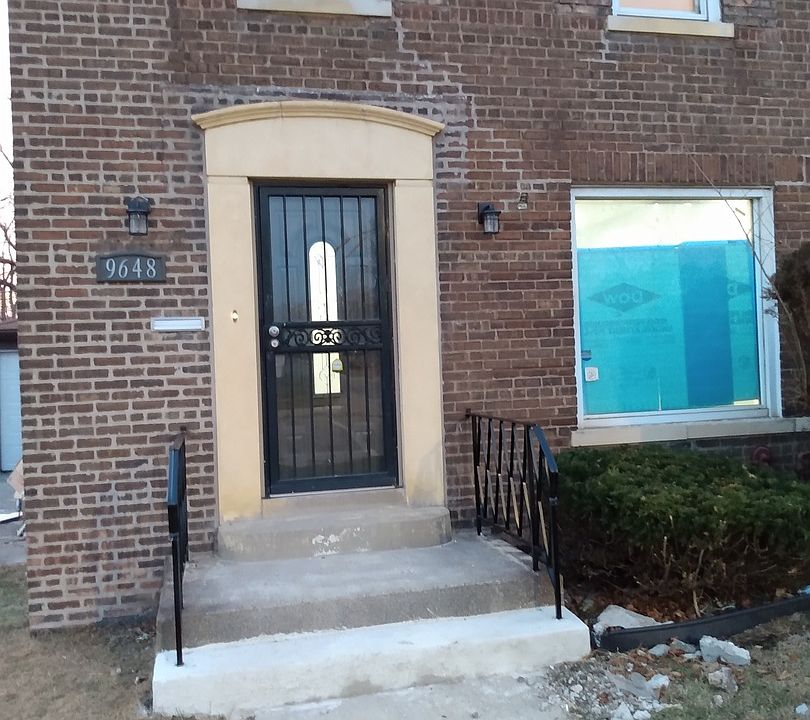 1st image of 9648 S Hoxie Ave