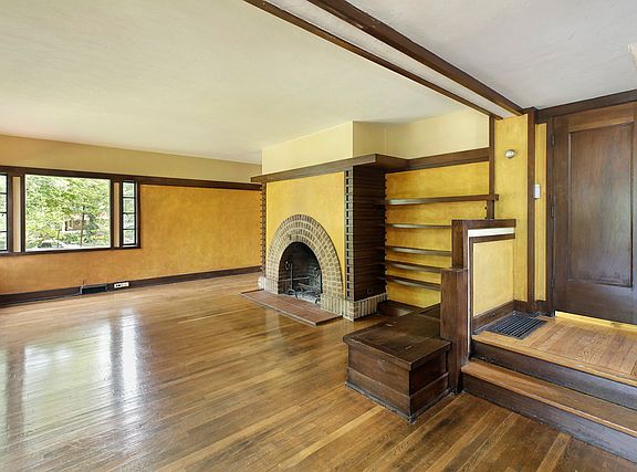 2nd image of 344 Elm Place House