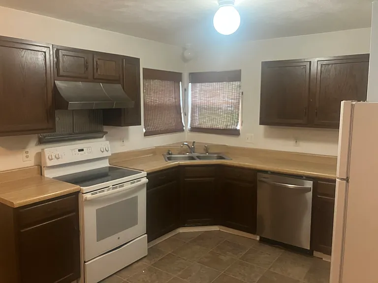 2150 Muren Blvd — Photo 5
