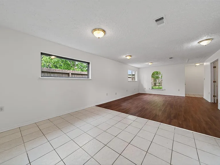 418 Texas St — Photo 15