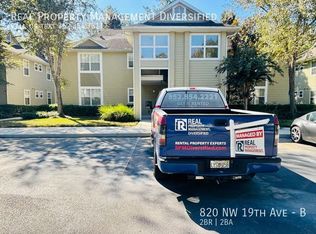 820 NW 19th Ave APT B, Gainesville, FL 32609