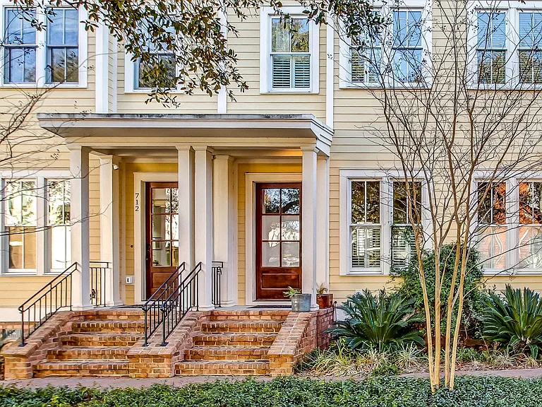 712 Tattnall St — Photo 2