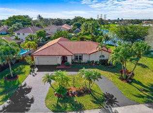 14920 Windbluff St, Davie, FL 33331