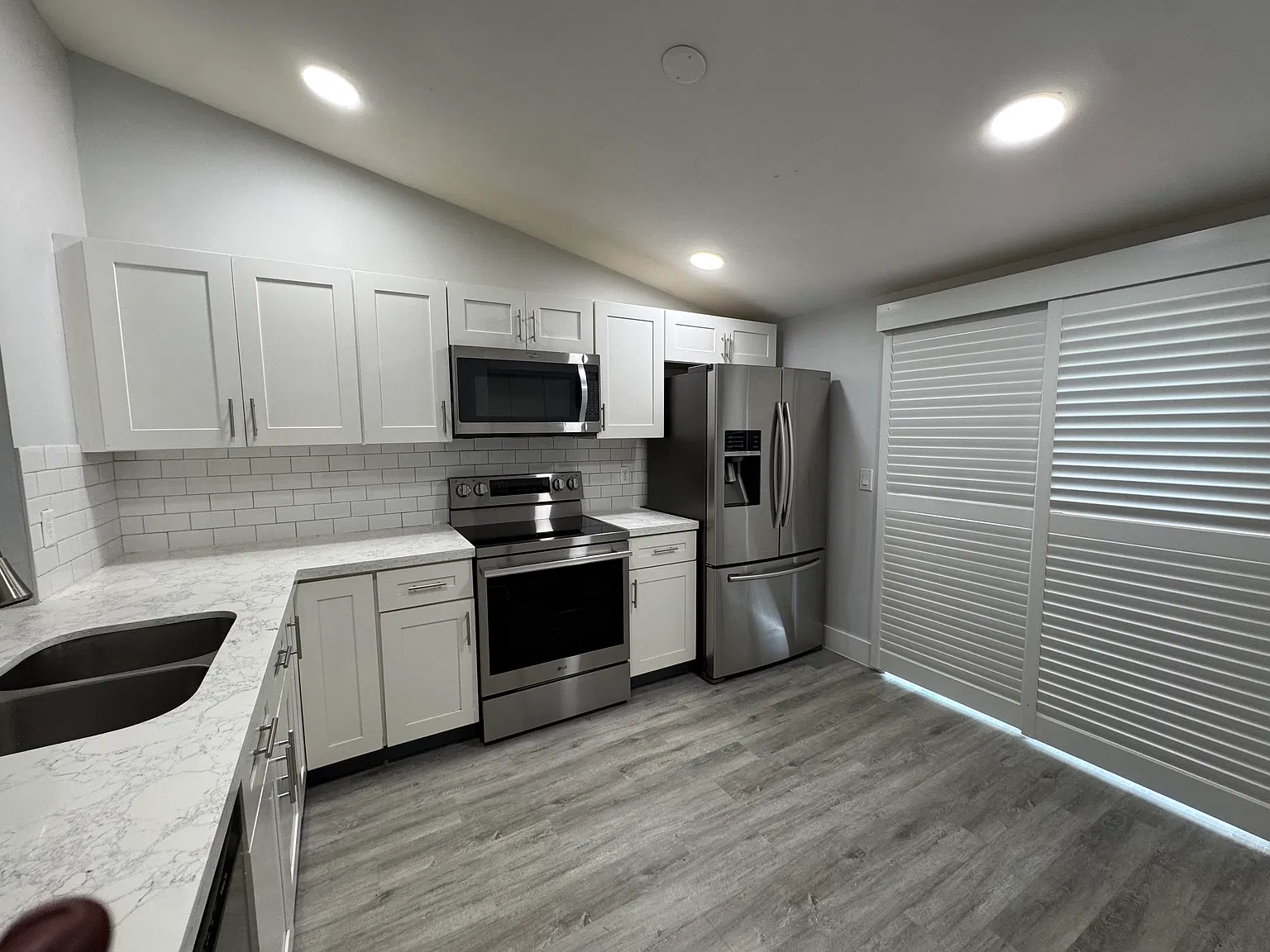2 bed, 1120 sqft, $2,100 — Photo 4