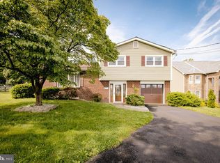 660 Welsh Rd, Philadelphia, PA 19115