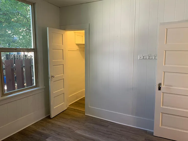 304 S Anderson St — Photo 11