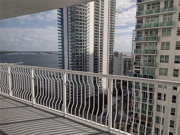 4th image of 1200 Brickell Bay Dr APT 2005