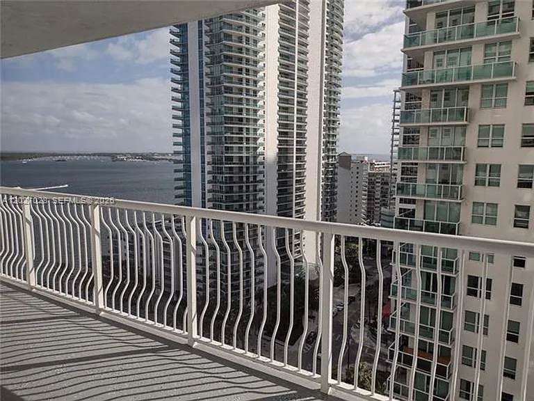 1200 Brickell Bay Dr #2005 — Photo 4