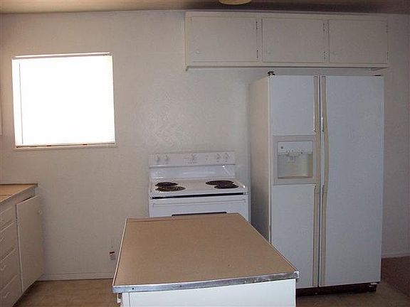 5th image of 725 W Manana Blvd