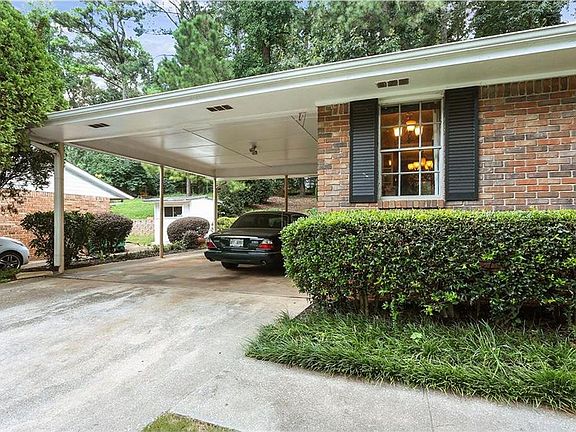 3rd image of 1494 Greenwood Dr