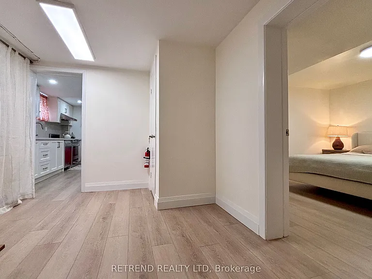 260 Ranee Ave #LOWER — Photo 12